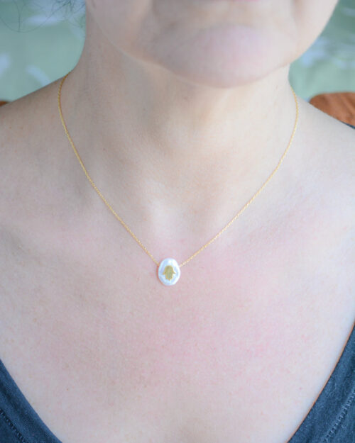 Freshwater pearl necklace with Hamsa